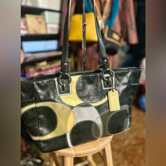 2011 Coach Frosted Black Patent Leather Inlaid Signature C EUC! - Picture 2 of 12